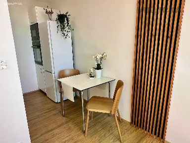 Pronájem bytu 1+kk 36 m² Křivenická, Praha - Čimice