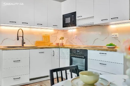 Prodej bytu 5+kk 104 m² Kněžmost