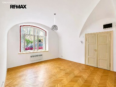 Pronájem kanceláře 62 m² Karmelitská, Praha - Malá Strana
