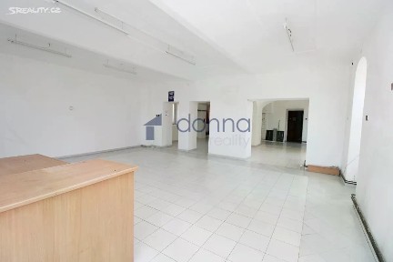 Pronájem obchodního prostoru 120 m² Na losách, Praha - Písnice