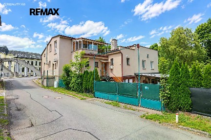 Prodej obchodního prostoru 330 m²