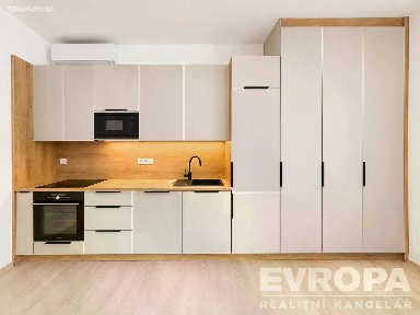 Pronájem bytu 2+kk 31 m² Národních hrdinů, Břeclav