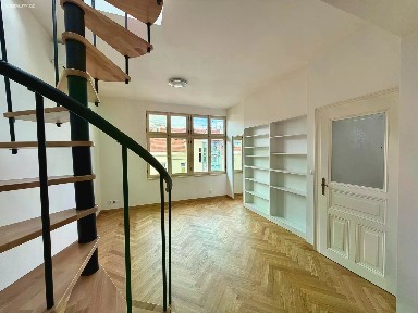Prodej bytu 2+kk 45 m² Petřínská, Praha - Malá Strana