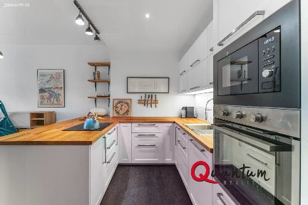 Prodej bytu 2+kk 60 m² Komunardů, Praha - Holešovice