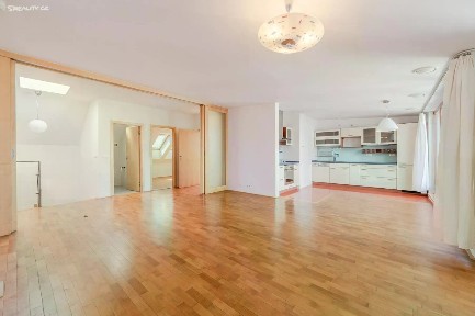 Prodej bytu 4+kk 121 m² Žitomírská, Praha - Vršovice