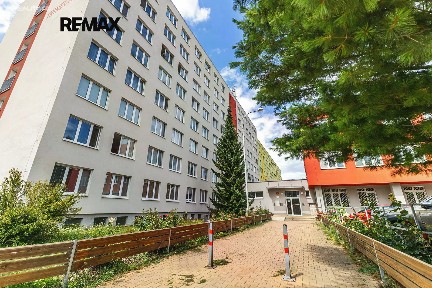 Prodej bytu 1+kk 39 m² Třinecká, Praha - Letňany