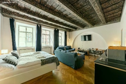 Prodej bytu 2+kk 57 m² Tomášská, Praha - Malá Strana