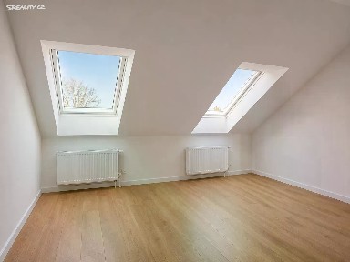 Pronájem bytu 4+kk 85 m² Kamenická, Praha - Holešovice