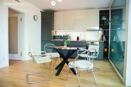 Pronájem bytu 3+kk 81 m² Šiklové, Praha - Smíchov