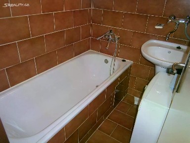 Pronájem bytu 1+kk 30 m² Kašparovo náměstí, Praha - Libeň