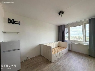 Pronájem bytu 1+kk 28 m² Jahodová, Praha - Záběhlice
