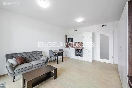 Pronájem bytu 1+kk 32 m² Mezi Vodami, Praha - Modřany