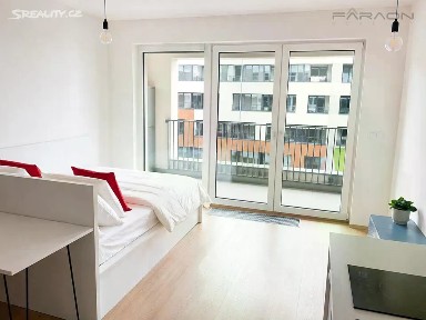 Pronájem bytu 1+kk 38 m² Poděbradská, Praha - Hloubětín