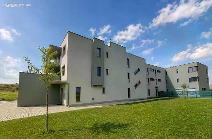 Pronájem bytu 2+kk 55 m² Holenská, Praha - Hostavice