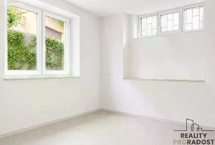 Pronájem bytu 1+kk 30 m² Na Truhlářce, Praha - Libeň