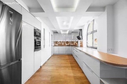 Pronájem bytu 3+kk 144 m² 5. května, Praha - Nusle