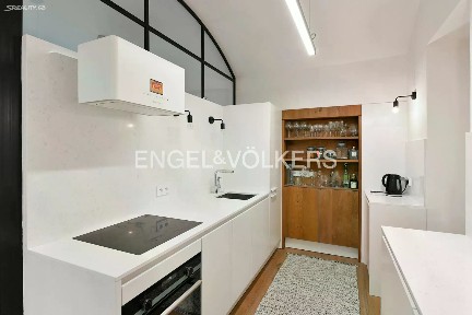 Pronájem bytu 2+kk 50 m² Laubova, Praha - Vinohrady