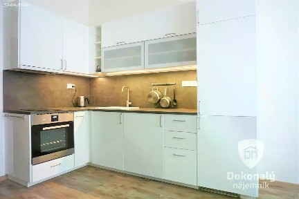 Pronájem bytu 1+kk 29 m² Na spojce, Praha - Vršovice