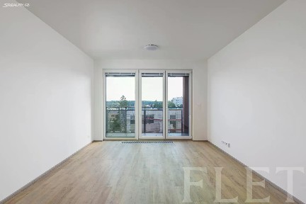 Pronájem bytu 1+kk 33 m² Výstavní, Praha - Háje