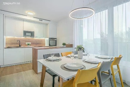 Pronájem bytu 3+kk 87 m² Litoměřická, Praha - Prosek