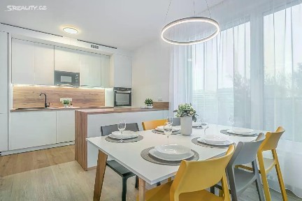 Pronájem bytu 3+kk 87 m² Litoměřická, Praha - Prosek