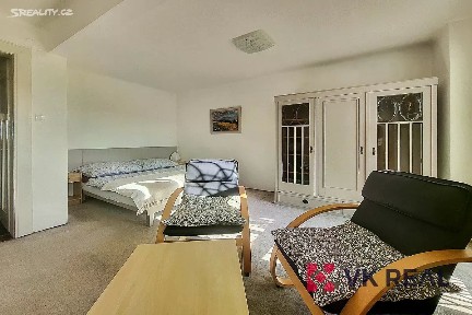 Pronájem bytu 1+1 40 m² Nad octárnou, Praha - Střešovice