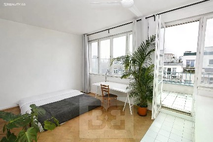 Pronájem bytu 1+kk 34 m² Vinařská, Praha - Holešovice