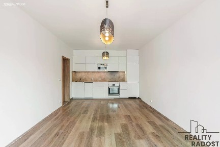 Pronájem bytu 2+kk 57 m² Mezi Vodami, Praha - Modřany