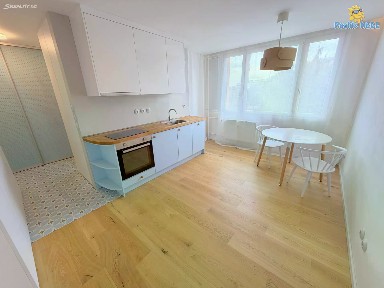 Pronájem bytu 1+kk 27 m² Veltruská, Praha - Prosek