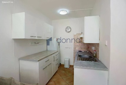 Pronájem bytu 2+kk 45 m² Plamínkové, Praha - Nusle