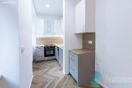 Pronájem bytu 2+kk 56 m² Moravská, Praha - Vinohrady