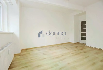 Pronájem bytu 1+kk 28 m² Podbabská, Praha - Bubeneč