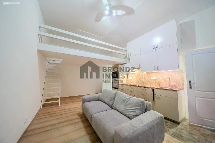 Pronájem bytu 2+kk 44 m² Varšavská, Praha - Vinohrady
