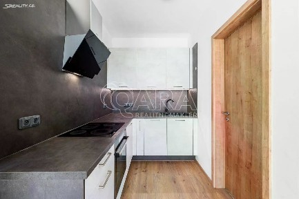 Pronájem bytu 1+kk 42 m² Štěchovická, Praha - Strašnice