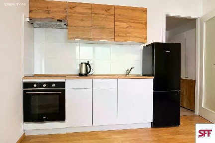 Pronájem bytu 1+kk 32 m² Mezi Vodami, Praha - Modřany