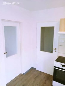 Pronájem bytu 1+1 40 m² Khodlova, Praha - Horní Počernice