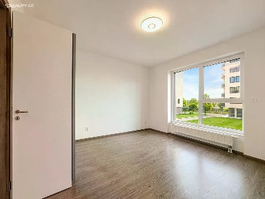 Pronájem bytu 2+kk 50 m² Za černým mostem, Praha - Hloubětín