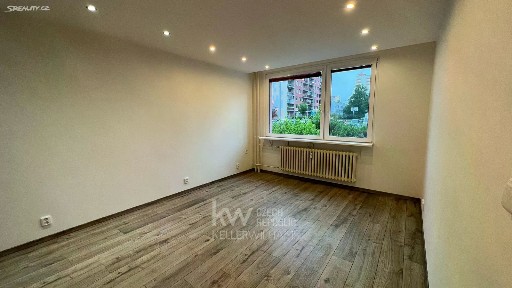 Pronájem bytu 2+kk 44 m² Radomská, Praha - Bohnice