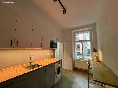Pronájem bytu 3+kk 60 m² Anglická, Praha - Vinohrady