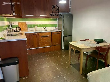 Pronájem bytu 2+kk 50 m² Ve žlíbku, Praha - Horní Počernice