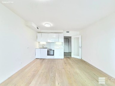 Pronájem bytu 1+kk 32 m² Mezi Vodami, Praha - Modřany