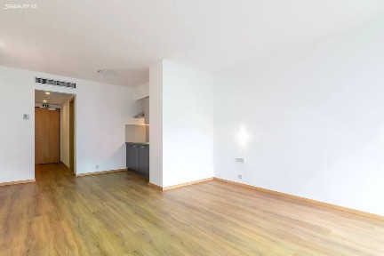 Pronájem bytu 1+kk 35 m² Tusarova, Praha - Holešovice