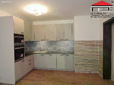 Pronájem bytu 3+kk 82 m²