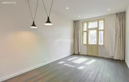 Pronájem bytu 3+kk 95 m² Laubova, Praha - Vinohrady