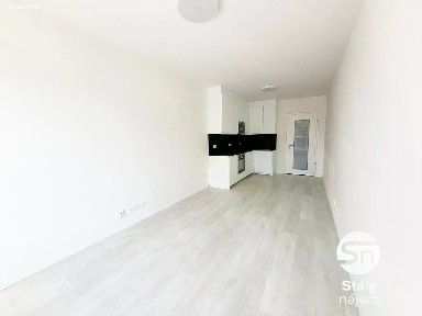 Pronájem bytu 1+kk 31 m² Českobrodská, Praha - Hostavice