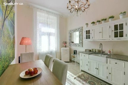 Pronájem bytu 2+1 77 m² Nitranská, Praha - Vinohrady