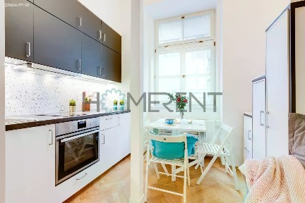 Pronájem bytu 1+kk 17 m² Korunovační, Praha - Bubeneč