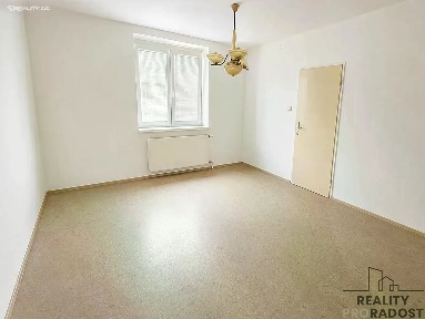 Pronájem bytu 2+kk 40 m² Dolnoměcholupská, Praha - Hostivař
