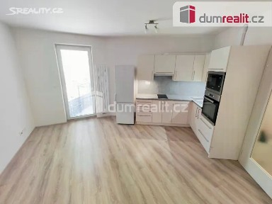 Pronájem bytu 1+kk 34 m² Miroslava Hajna, Praha - Letňany