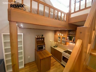 Pronájem bytu 1+kk 31 m² Štúrova, Praha - Krč